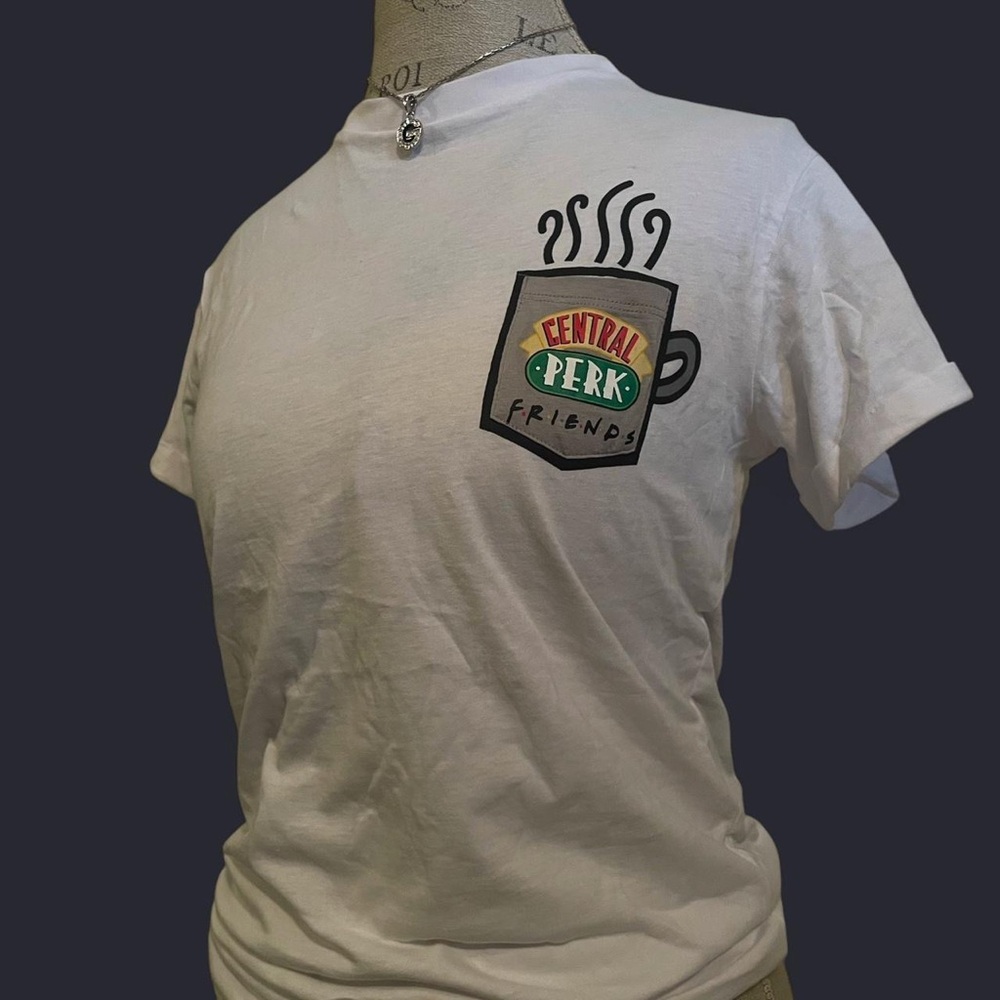 FRIENDS • White Graphic tee Central Perk Coffee Mug Pocket  • SIZE - SMALL